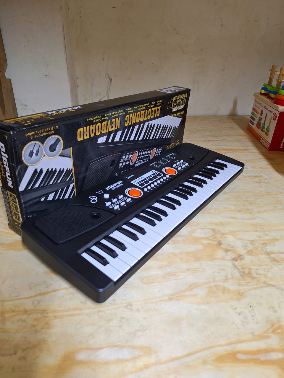 Bigfun 49 Keys USB Electronic Organ Kids Electric Piano with microphone It helps develop kids' interests in music and cultivate their imaginations. Portable and lightweight, it's suitable for play