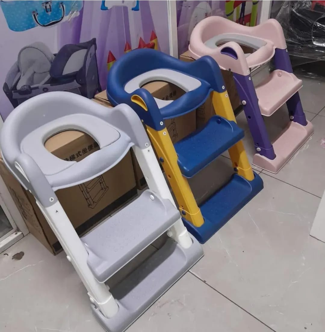 The New Improved Portable Kids Toilet Ladder /Potty Trainer