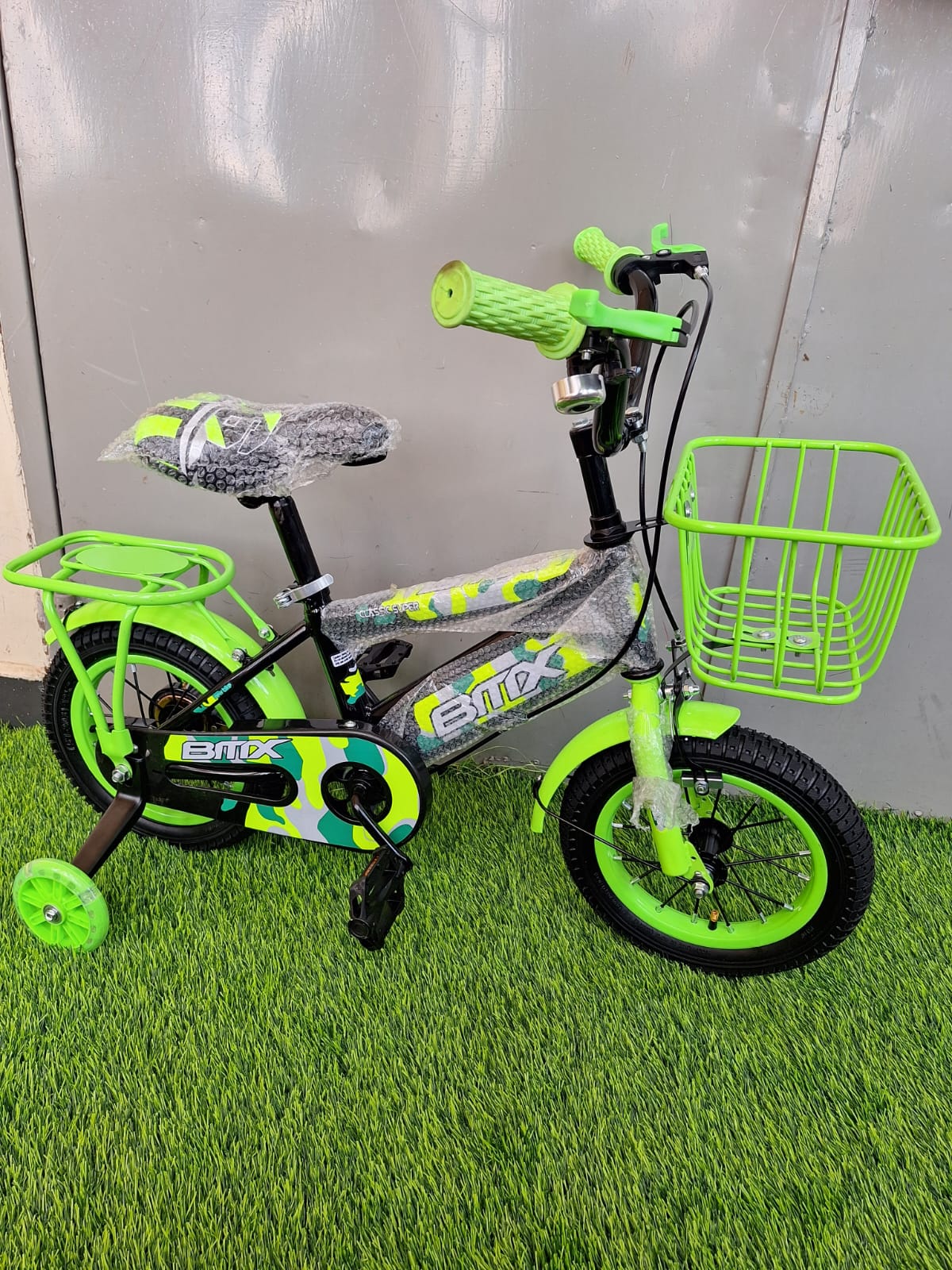 Size 12 Camo BMX Bike for Kids with Training Wheels - Children's Bicycle in Kenya