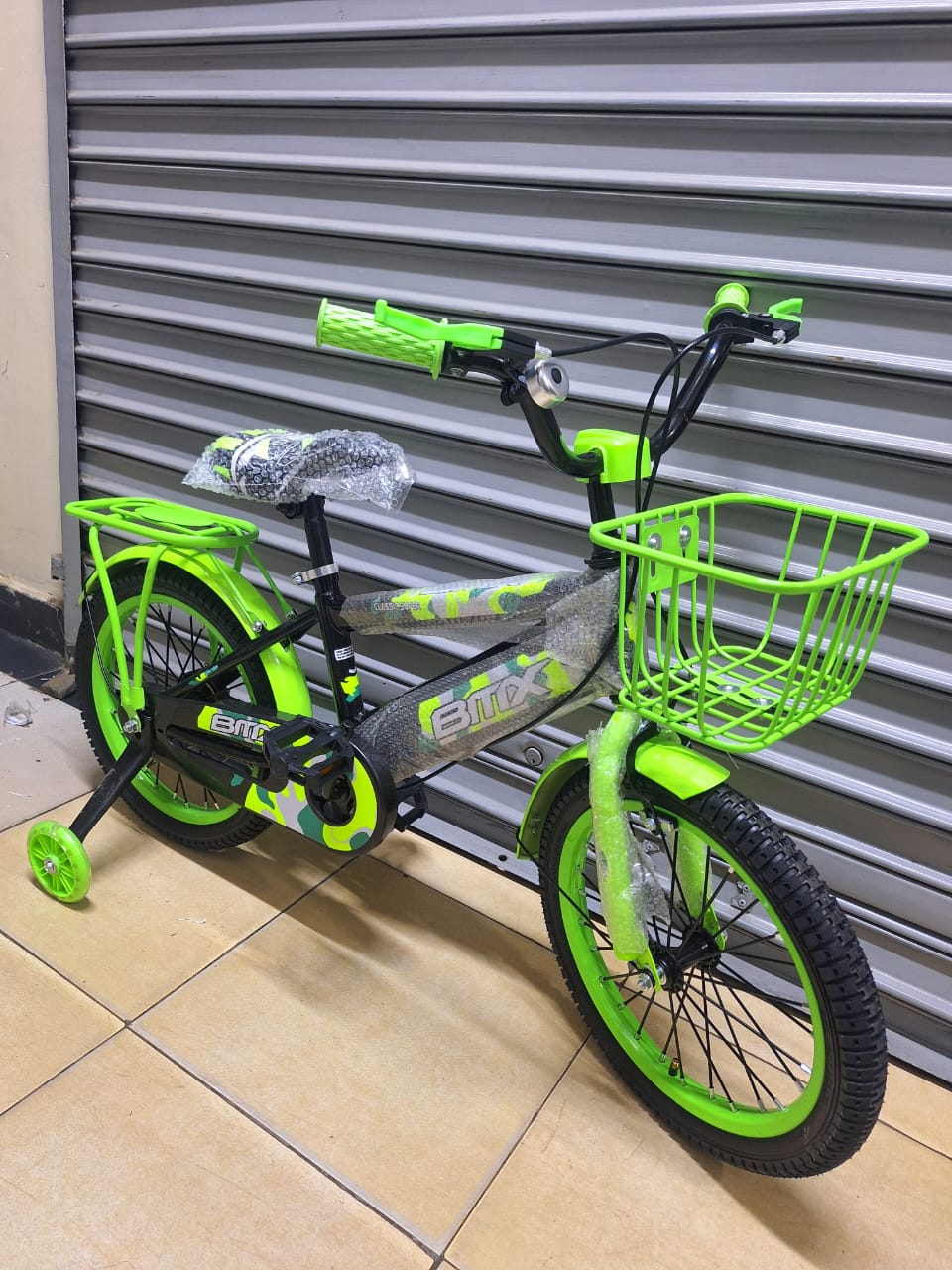 Size 20 Camo BMX Bike for Kids with Training Wheels - Children's Bicycle in Kenya