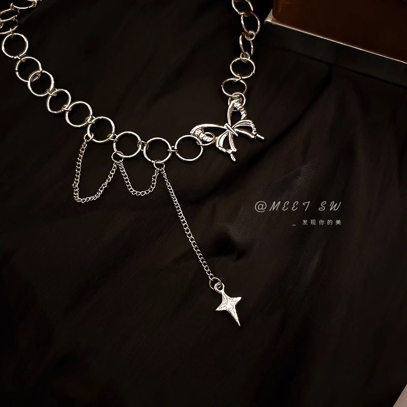 Women's Jewelry Butterfly Necklace Large circle clavicle chain Cold style celebrity necklace