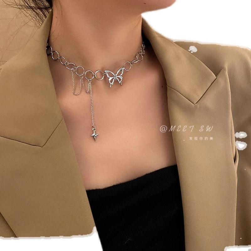 Women's Jewelry Butterfly Necklace Large circle clavicle chain Cold style celebrity necklace