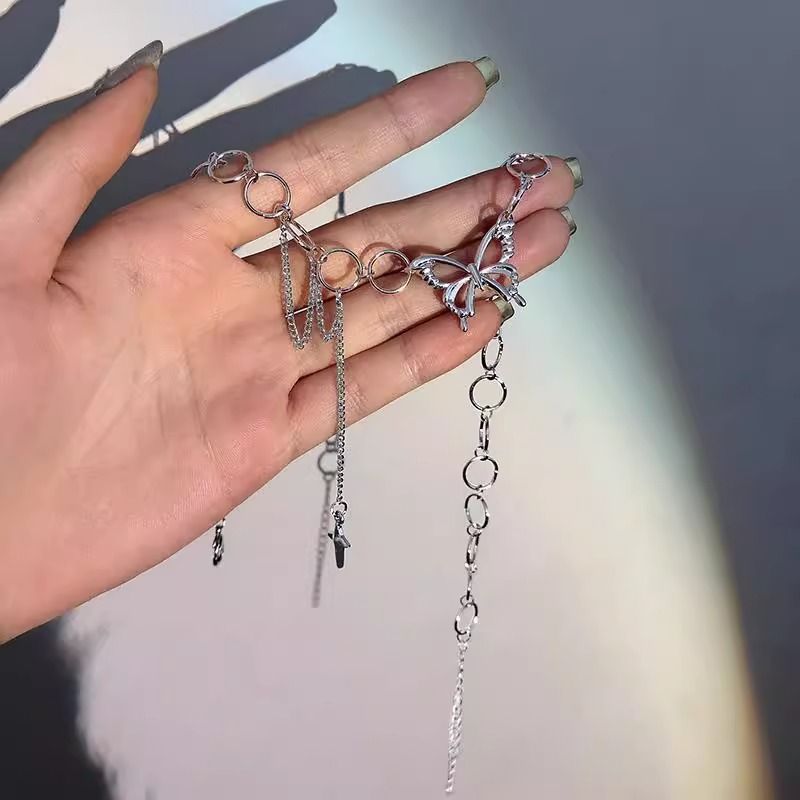 Women's Jewelry Butterfly Necklace Large circle clavicle chain Cold style celebrity necklace