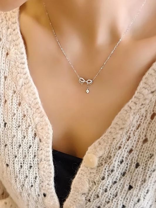 Women's Necklaces Butterfly teardrop necklace Light luxury clavicle chain Sweater chain Women's Jewelry