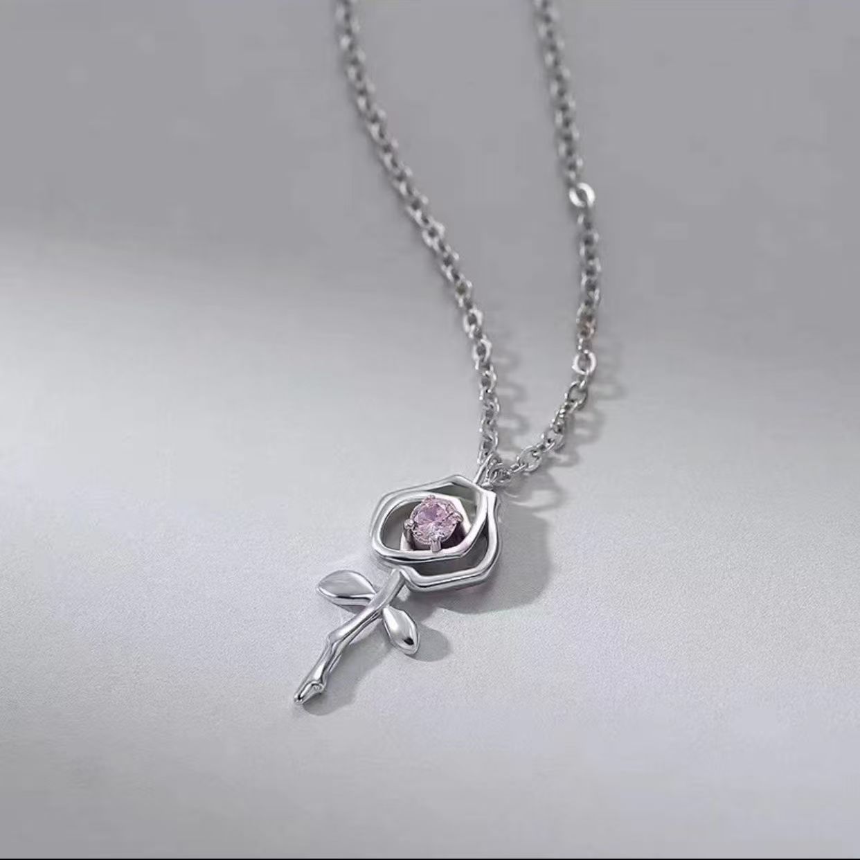 925 Silver Thorn Rose Couple Necklace for a woman, a man and a woman, ins collarbone chain, high-end and light luxury