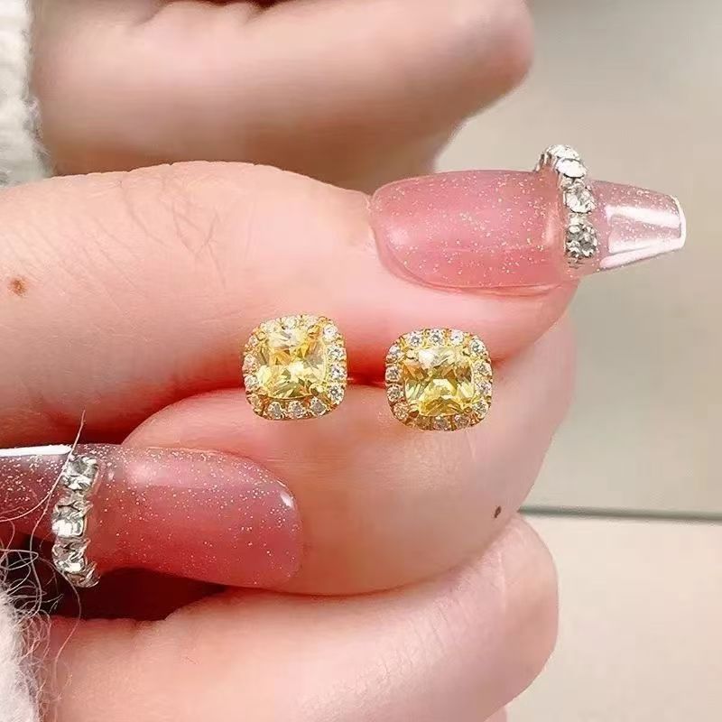Light luxury, super sparkle, small sugar cube yellow diamond necklace, stud ring set, women's yellow crystal gemstone, fashionable and high-end collarbone