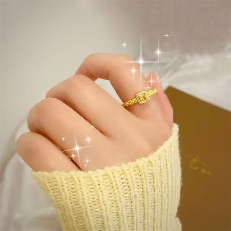 Light luxury, super sparkle, small sugar cube yellow diamond necklace, stud ring set, women's yellow crystal gemstone, fashionable and high-end collarbone