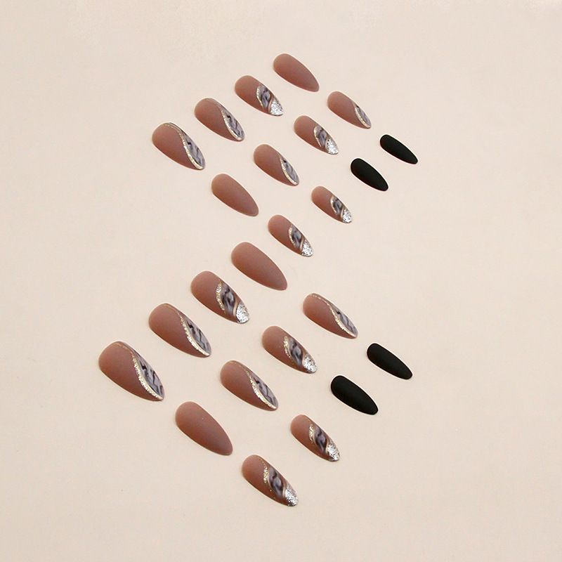 Nail art 24-piece set fake nails reusable sticker nails press-on Mid-style almond nail brown lake smudge in autumn and winter, with white atmosphere and temperament