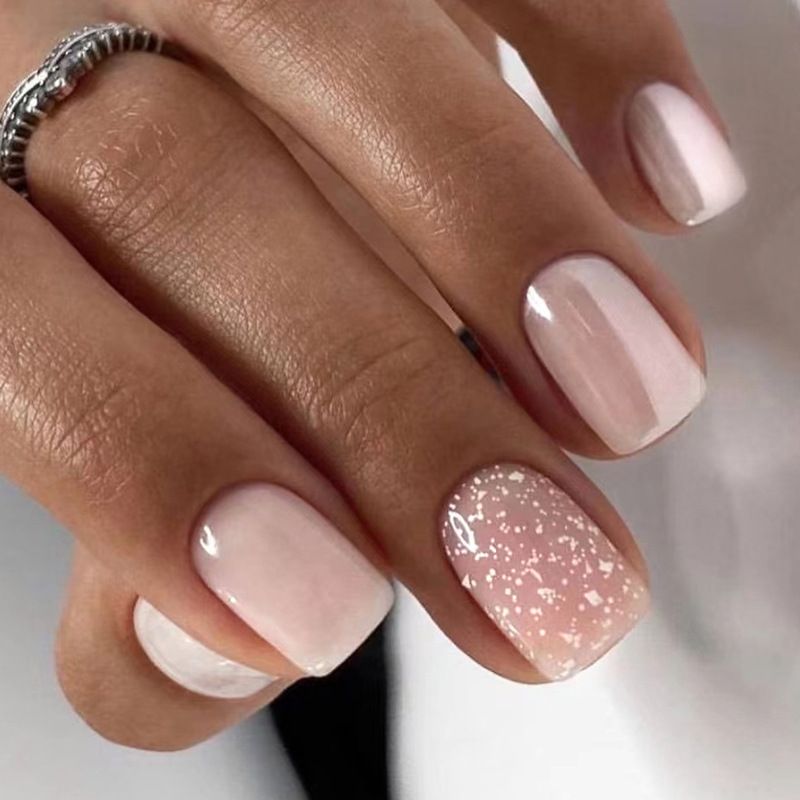 Nail art 24-piece set fake nails reusable sticker nails press-on short pink tender girl glitter pearlescent nail art is lovely, natural and sweet view 2