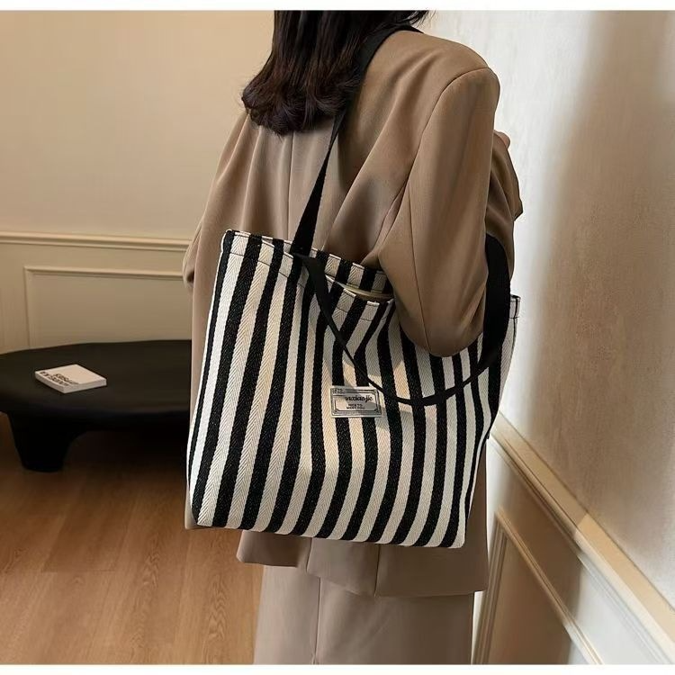 Commuting Japanese cartoon single shoulder large capacity unlined cloth bag tote versatile student class canvas tote bag