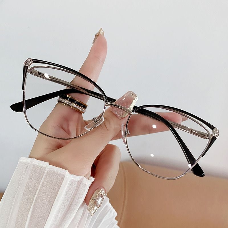 1 pair of new high-end INS style metal cat eye glasses with ultra light frame artistic Women's fashion glasses, day and night dual-use - lens photochromic, lens anti blue light, can effectively protec