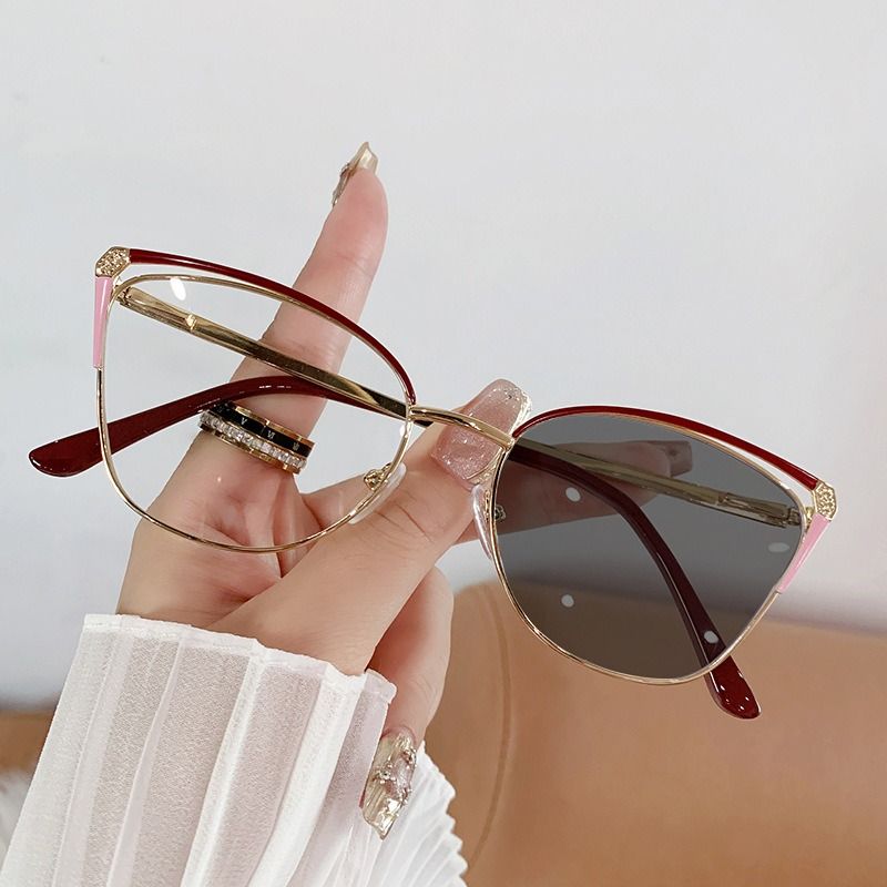 1 pair of new high-end INS style metal cat eye glasses with ultra light frame artistic Women's fashion glasses, day and night dual-use - lens photochromic, lens anti blue light, can effectively protec