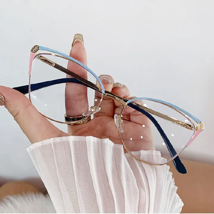 1 pair of new high-end INS style metal cat eye glasses with ultra light frame artistic Women's fashion glasses, day and night dual-use - lens photochromic, lens anti blue light, can effectively protec