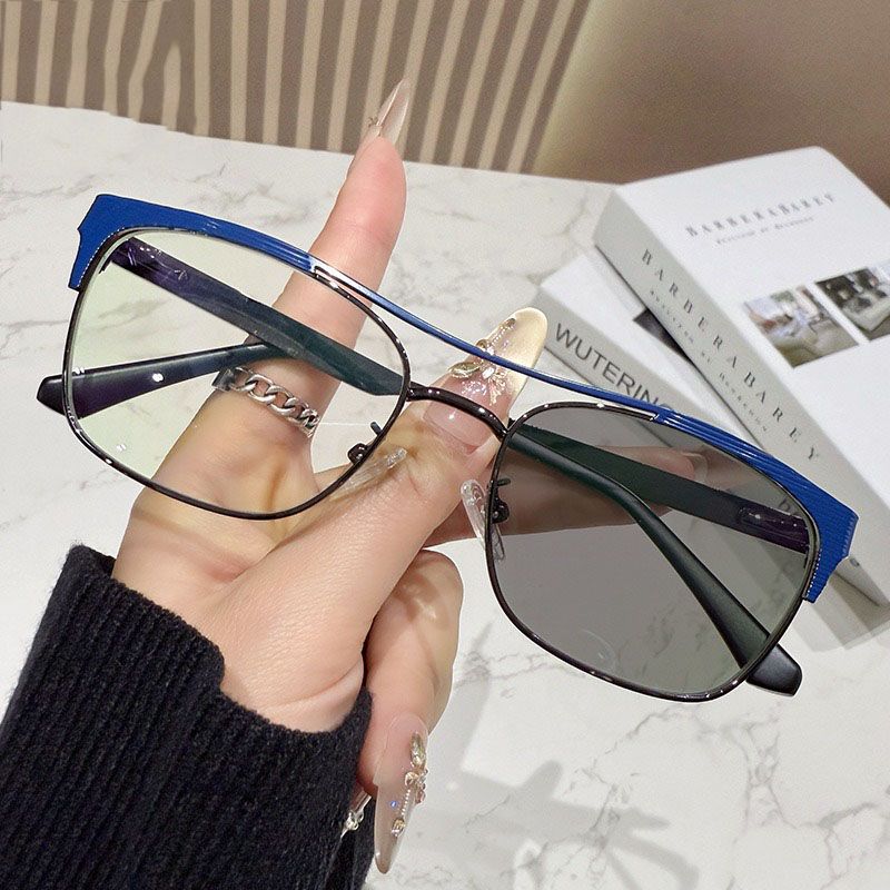 Computer Eye Photochromic Eyeglasses Metal Optical Frame Myopia Optical Glasses Changing Lenses Anti Blue Glasses