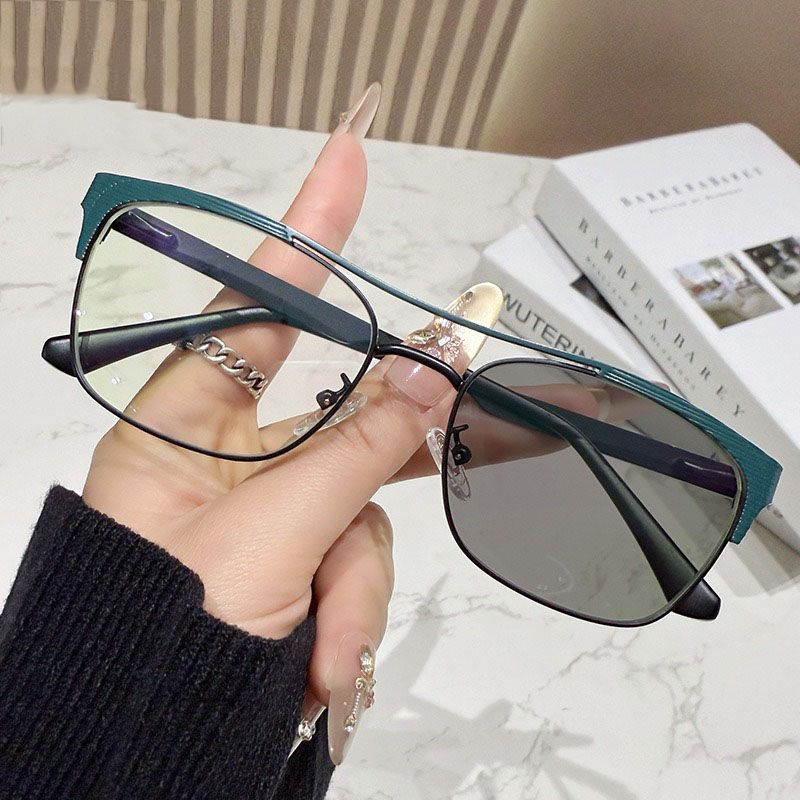Computer Eye Photochromic Eyeglasses Metal Optical Frame Myopia Optical Glasses Changing Lenses Anti Blue Glasses