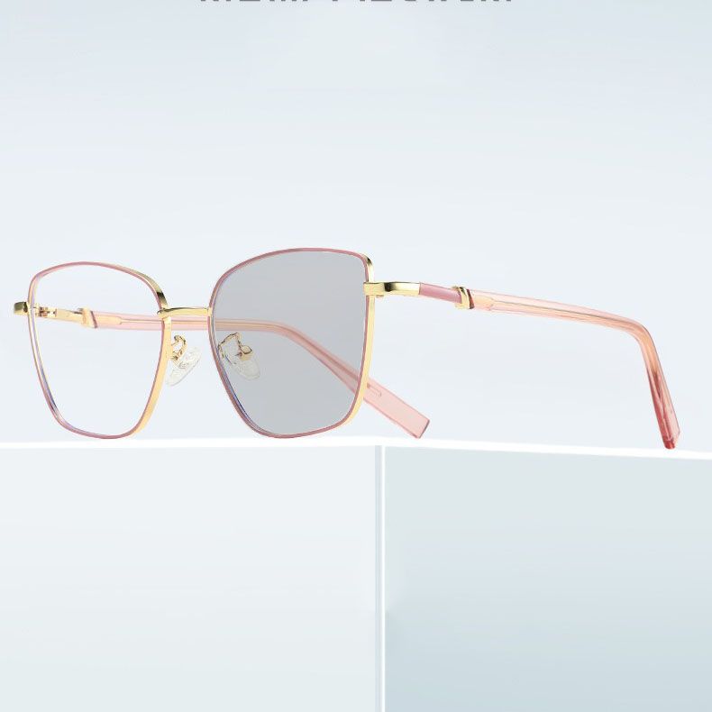 1pc Women's Photochromic Fashion Glasses with Cat Eye Metal Frame and Hollow Design Set with Diamonds, Suitable for Driving and Daily Wear