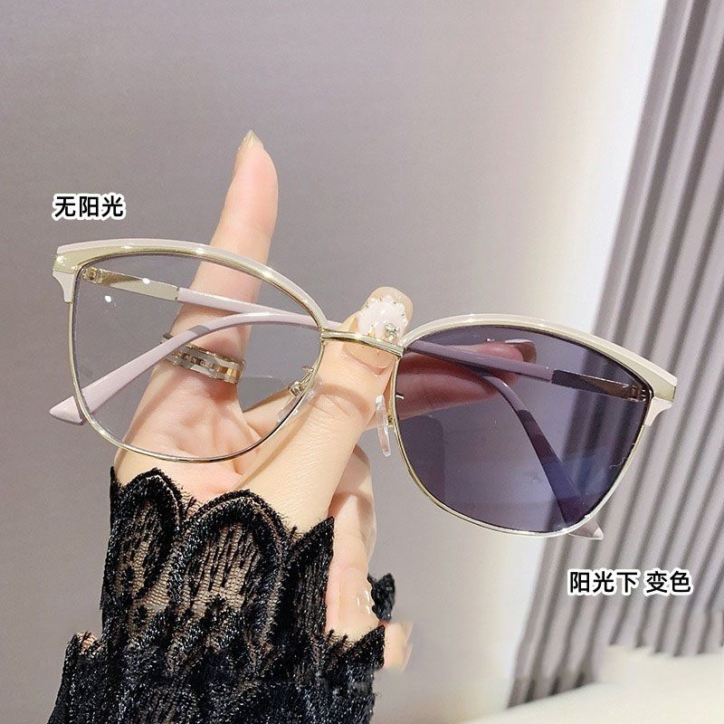 2025 Retro Sunglasses Women Brand Designer Fashion Rimless Gradient Sun Glasses Cutting Lens Ladies Frameless Eyeglasses photochromic sunglasses
