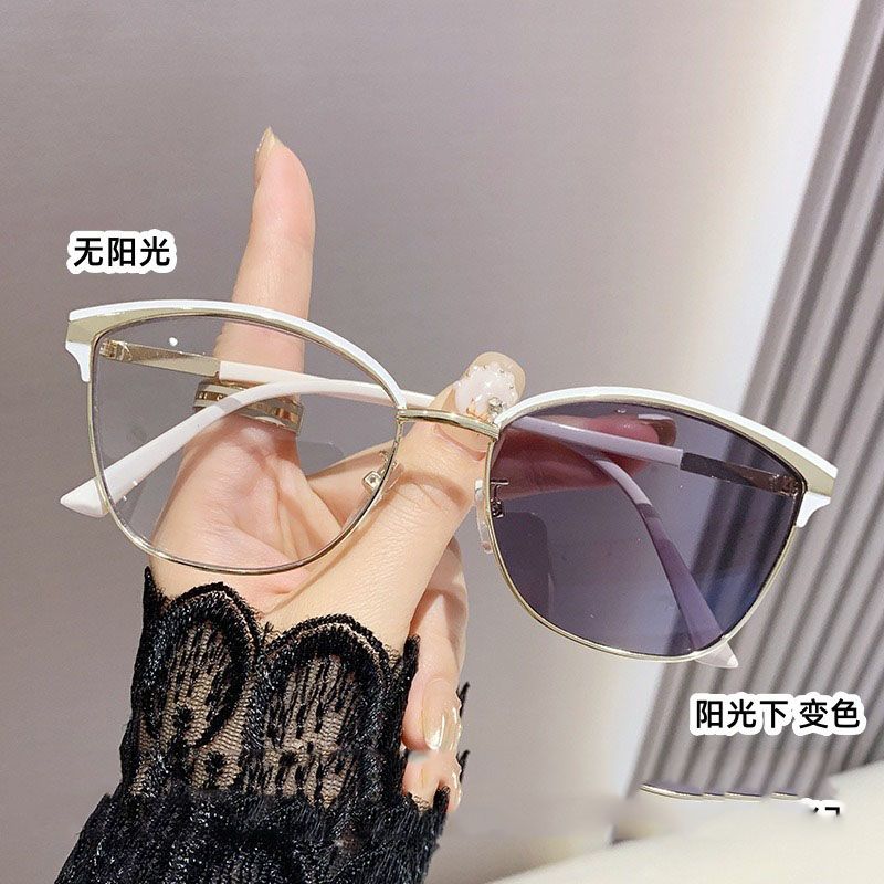 2025 Retro Sunglasses Women Brand Designer Fashion Rimless Gradient Sun Glasses Cutting Lens Ladies Frameless Eyeglasses photochromic sunglasses