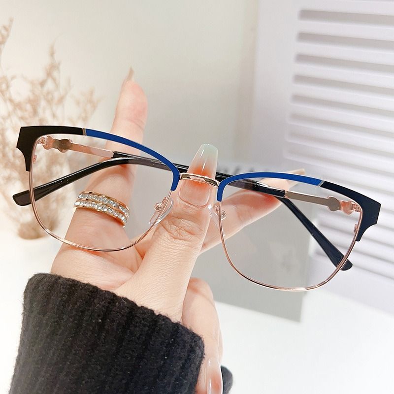Hot Selling Fashion Metal Anti Blue Light Glasses Frame Luxury Crystal Cat Eye Female Eyeglasses Frames photochromic sunglasses