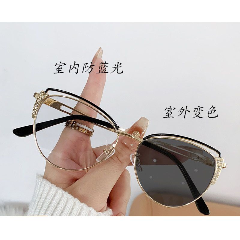 New Fashion Unisex Photochromic Eyeglasses Blue Square Frame Metal Eyewear Anti-Blue Light Non-Prescription Optical Glasses