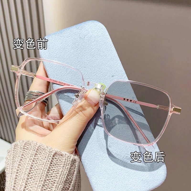 Hot selling fashionable square photochromic lens glasses with anti blue light and Women photochromic frame glasses