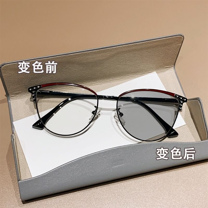 2025 Fashion Cat Eye Anti Blue Light Blocking Eyeglasses Photochromic Glasses for Women Reading Glasses