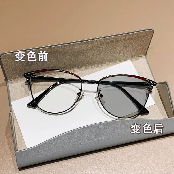 2025 Fashion Cat Eye Anti Blue Light Blocking Eyeglasses Photochromic Glasses for Women Reading Glasses