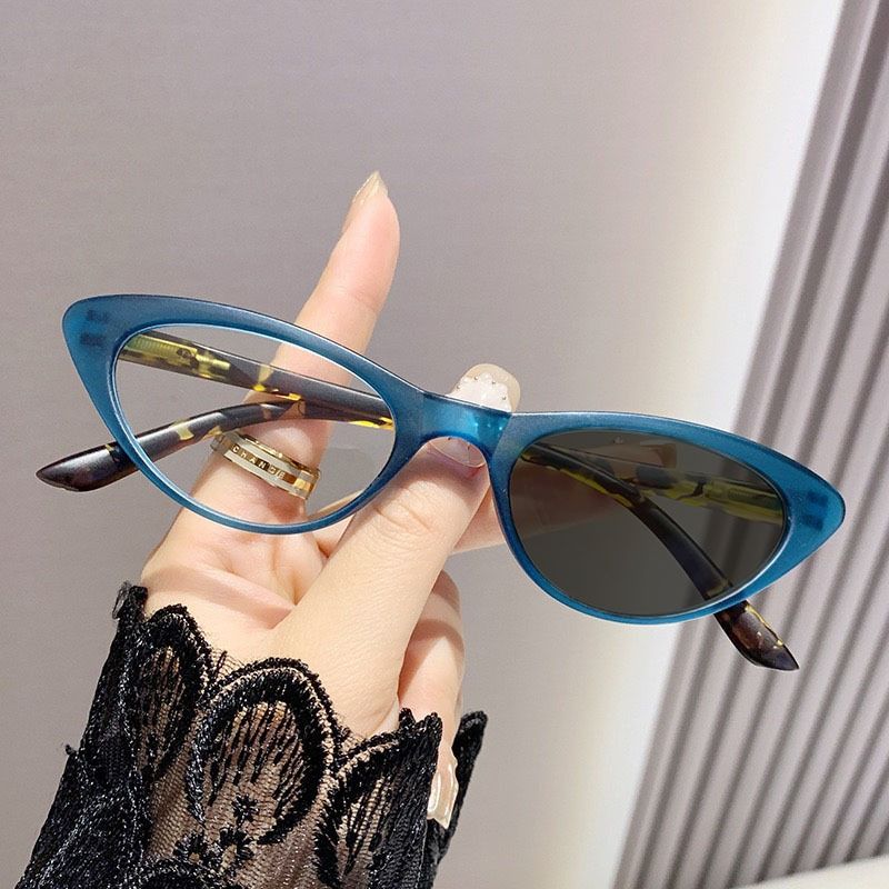 Retro Sunglasses for Women New Korean Version Blue Triangle Cat Eye Hip Hop Personality Style Candy Trendy Online Red Ins