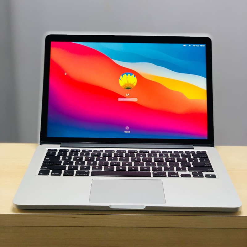 Apple MacBook Pro A1502 13-Inch 2015 Core i5 8GB RAM 256GB SSD Silver Backlit Keyboard