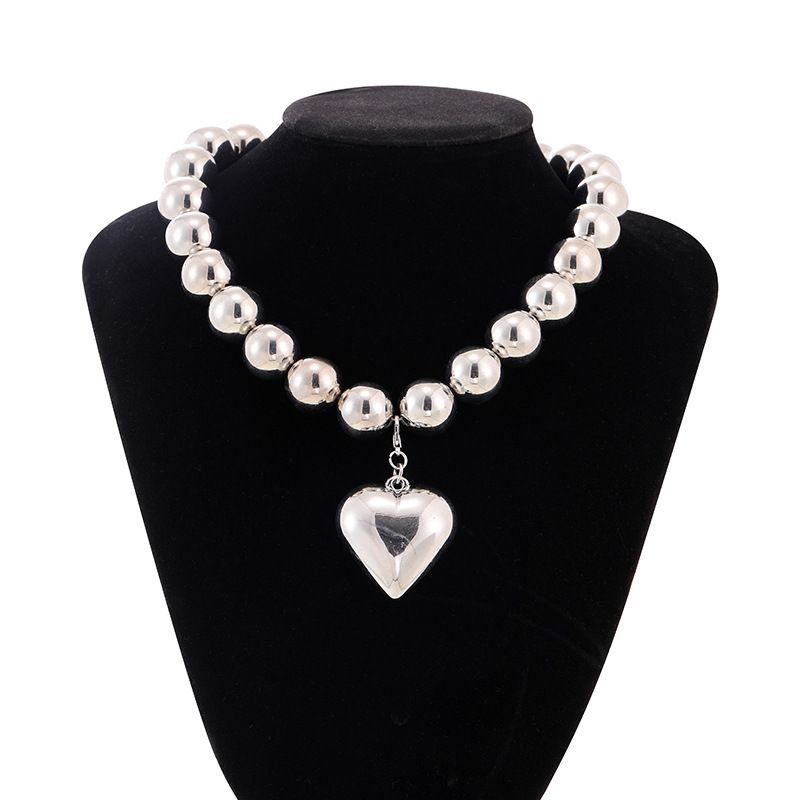 New Fashion Punk Oversize Bead Choker Necklace - Heart Pendant with pearl Geometric Layered Collarbone Chain for Women Y2K Gothic Adjustable Collar Jewelry with Alloy Beads