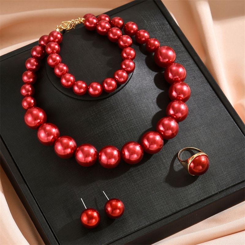 New Arrival 4-Piece Women's Vintage Light Luxury Pearl Jewelry Set Large Round Pearl Choker Necklace Bracelet Ring Earrings Ensemble Stylish High-End Banquet Party Dress Accessories