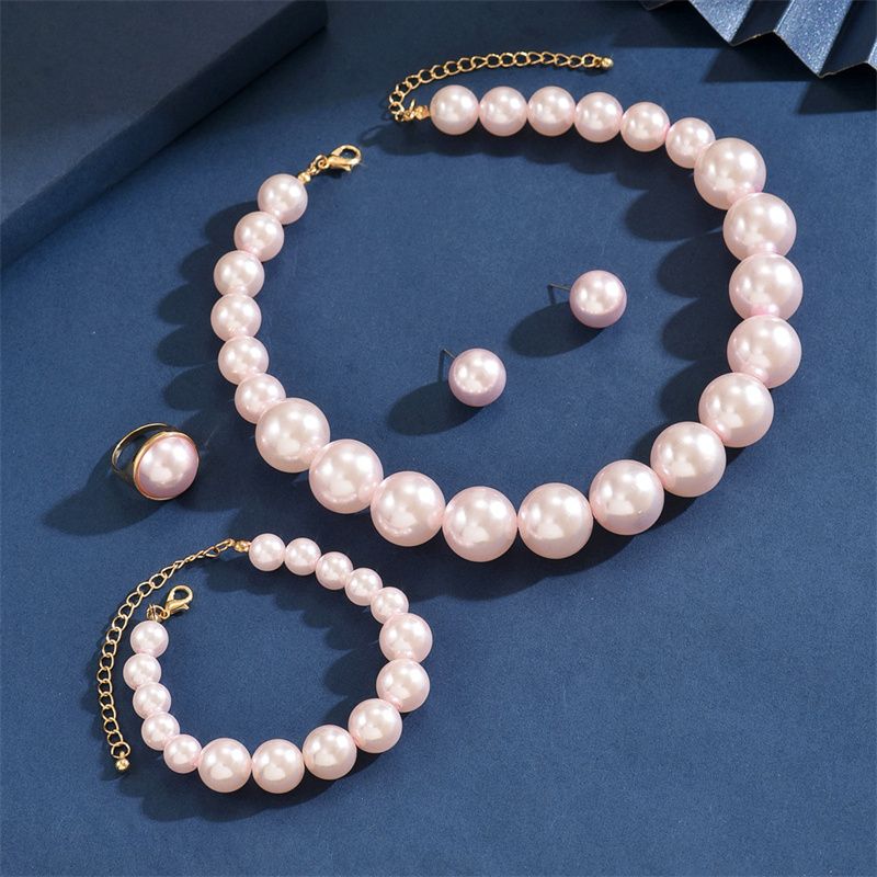 New Arrival 4-Piece Women's Vintage Light Luxury Pearl Jewelry Set Large Round Pearl Choker Necklace Bracelet Ring Earrings Ensemble Stylish High-End Banquet Party Dress Accessories