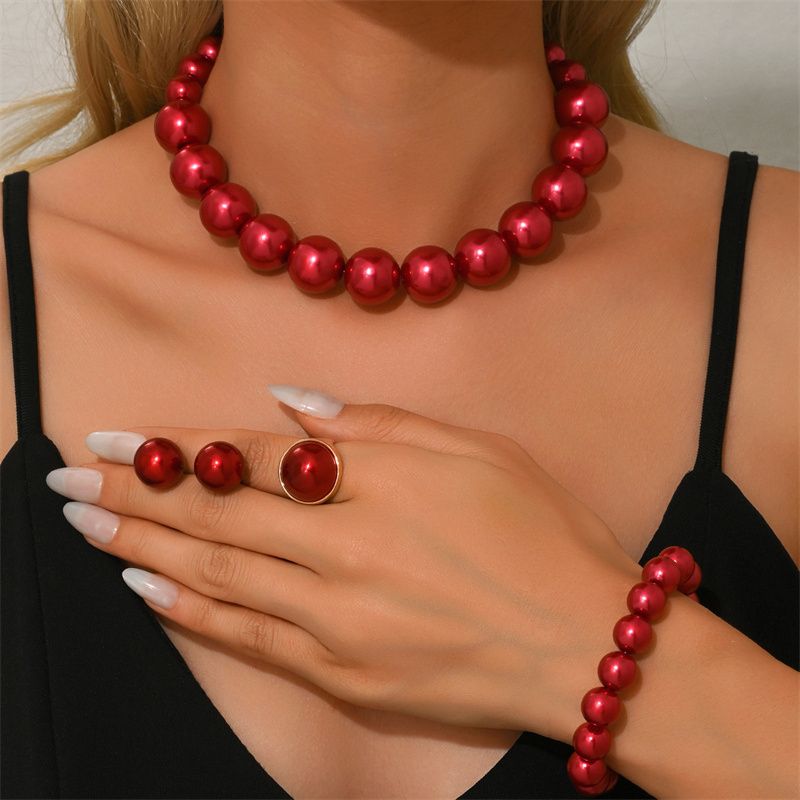 New Arrival 4-Piece Women's Vintage Light Luxury Pearl Jewelry Set Large Round Pearl Choker Necklace Bracelet Ring Earrings Ensemble Stylish High-End Banquet Party Dress Accessories
