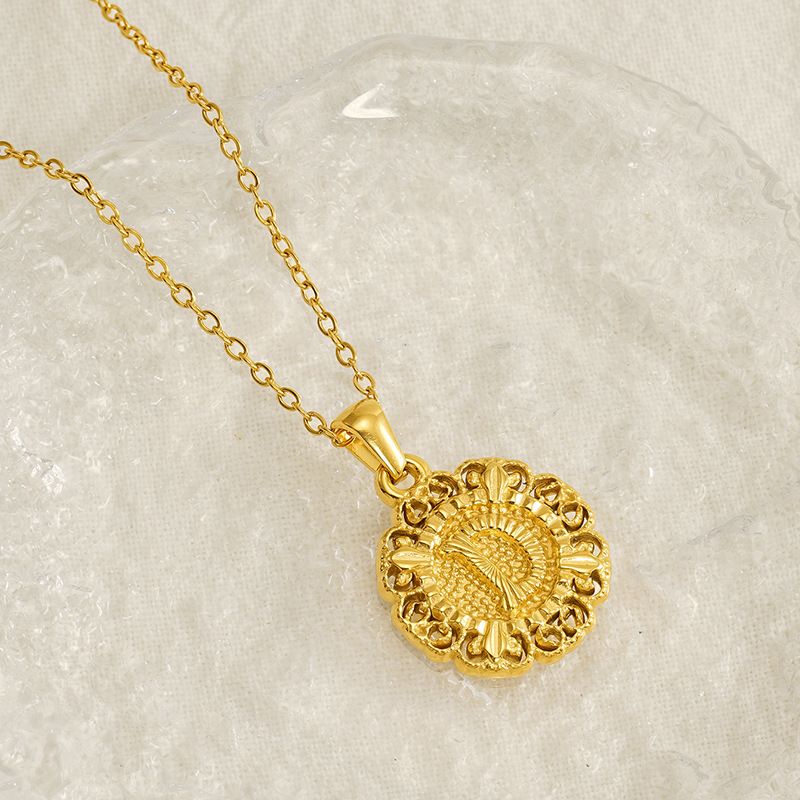 Classic Fashion Unisex Pendant Necklace Luxurious Stainless Steel Plated 18K Gold Openwork Pattern Round Letter Pendant Collarbone Chain Simple Exquisite Versatile Jewelry Accessory
