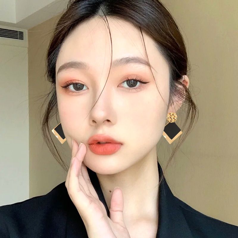 2026 New Arrival Women's Large Rhombus Geometric Earrings Metal Woven Ball Top 925 Silver Needle Minimalist Chic Bold Fashion European & American Style Ear Jewelry