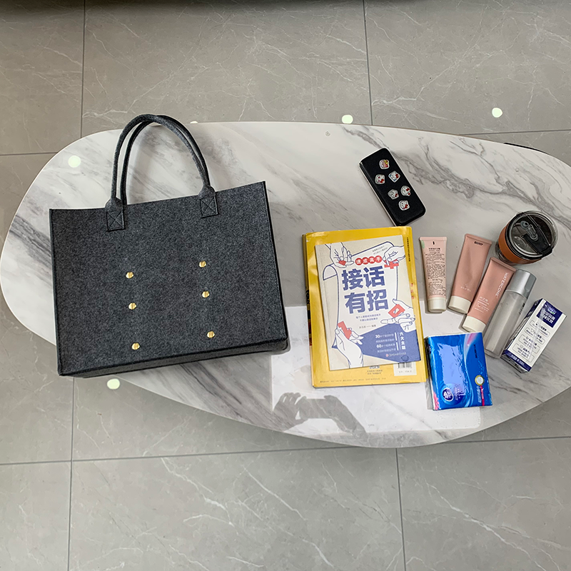 Stylish gray large-capacity felt tote bag with cute bear embroidery. Spacious, lightweight & durable—perfect for Kenyan young ladies’daily shopping, work or casual outings