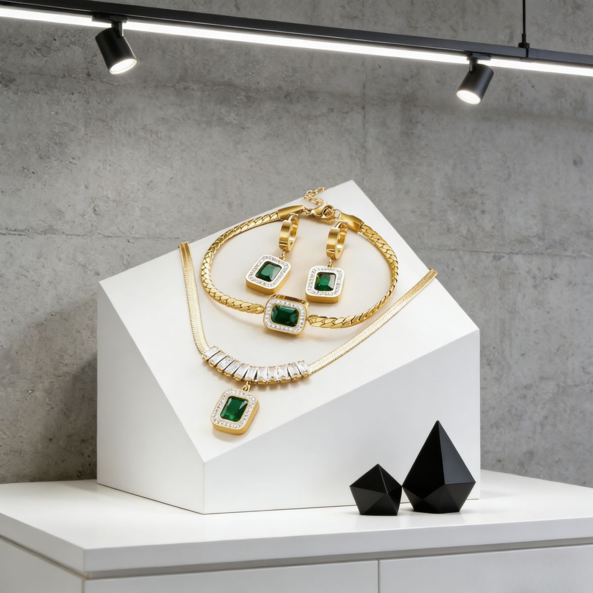 Elegant gold-plated jewelry set (necklace, bracelet, earrings) with green gem & crystal details. Stylish, shiny & versatile—perfect for Kenyan young ladies’ parties。