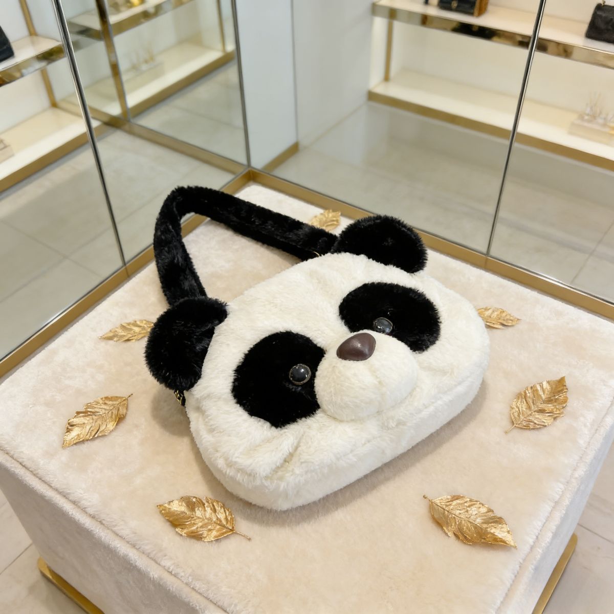 Trendy cute panda plush crossbody bag: soft stuffed design, single shoulder strap. Adorable, lightweight & stylish—perfect for Kenyan young ladies’ daily outings.