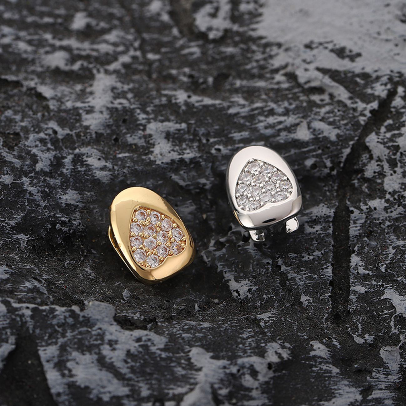 HIPHOP Gold/Silver Inlaid Diamond Single Tooth Grillz【with Heart-shaped Diamond Inlay