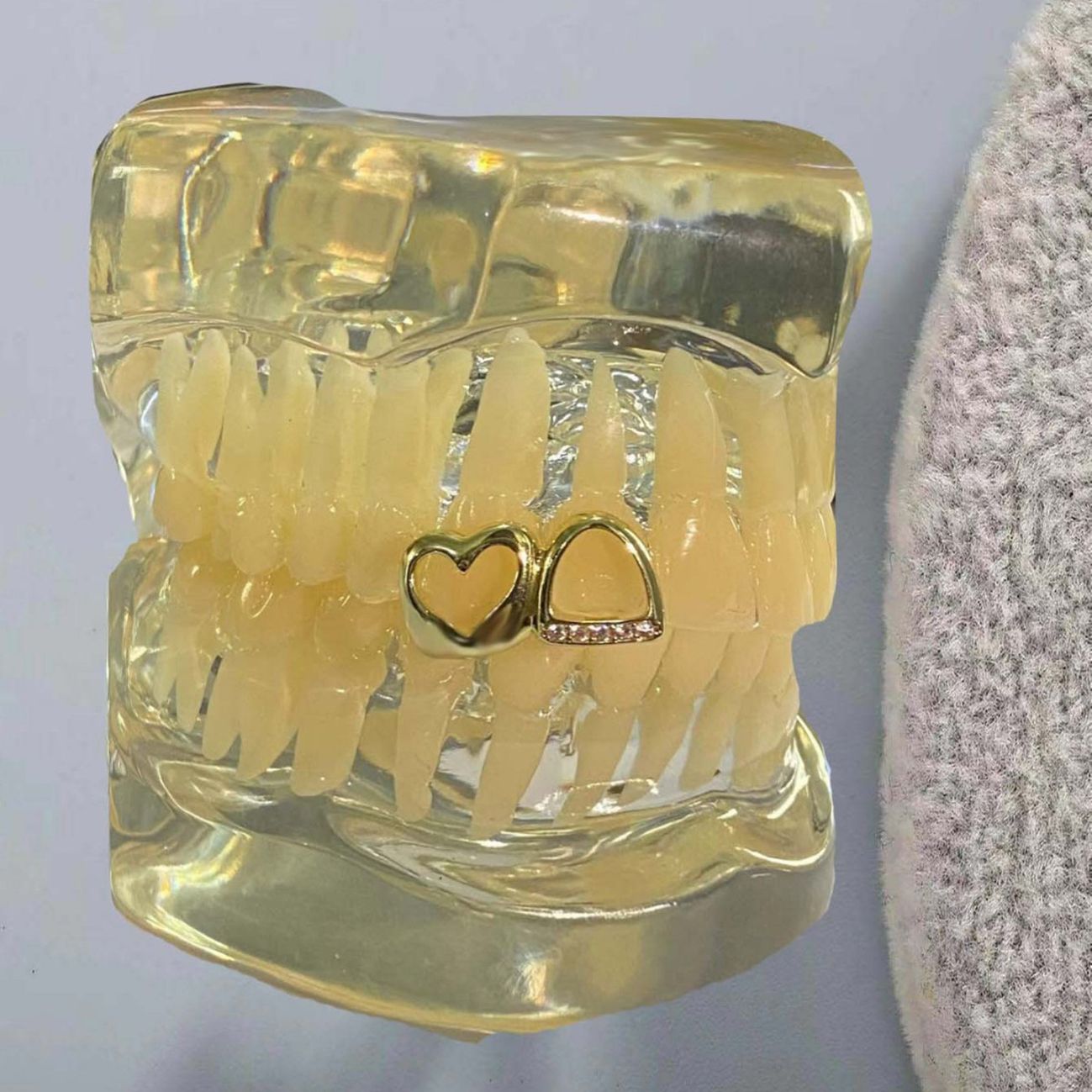 Adorable Shiny Gold & Silver Heart Cutout Diamond Accent Grillz【for Women & Teens on Special Occasions】