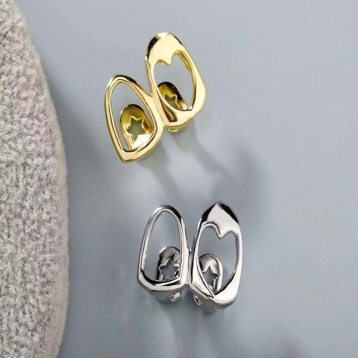 Gleaming Gold/Silver Hollow Grillz Caps Tooth Jewelry for Men/Women