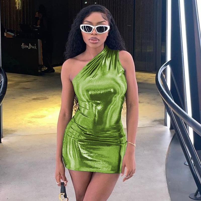 European and American style women's clothing, new style in 2025. Sexy, slim-fitting, solid color, off-the-shoulder, sleeveless, bodycon dress