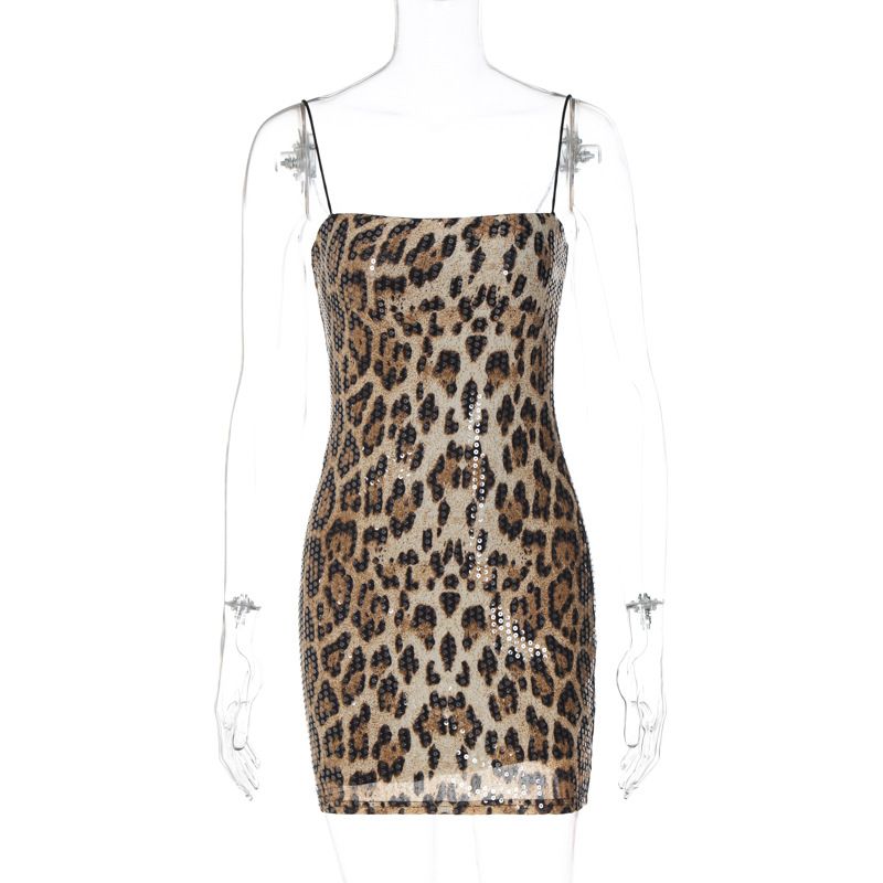 New summer style dress, fashionable, sexy and full of charm, with leopard print, halter straps, sequins, suitable for parties, clubs and evening banquets. It's a short dress.
