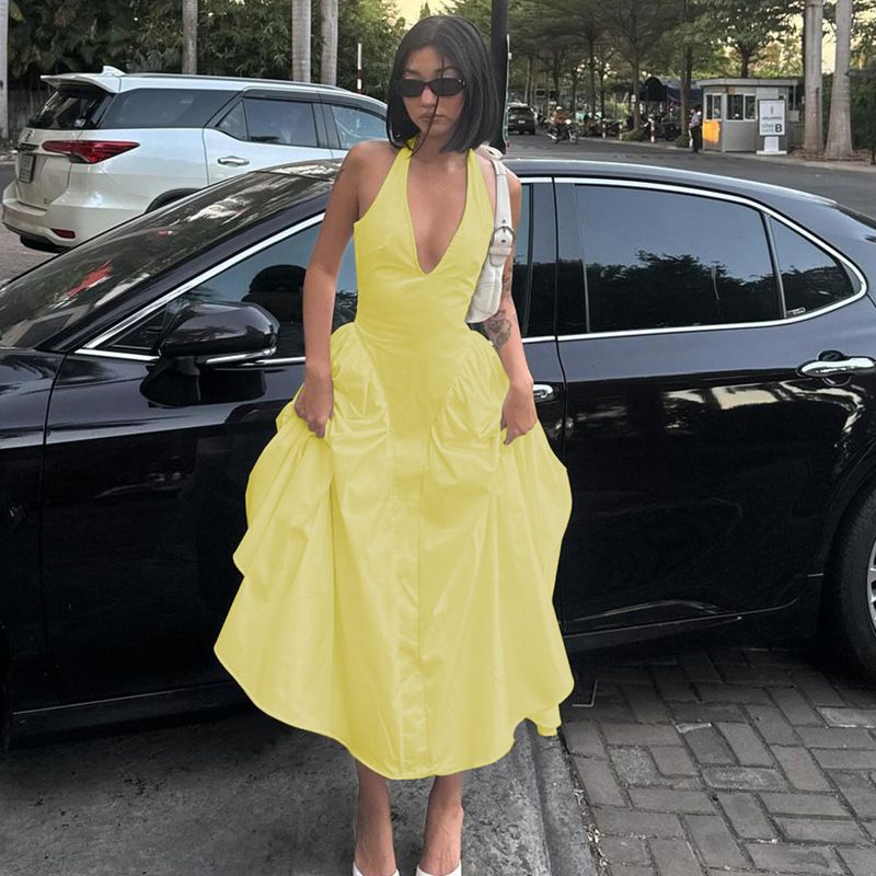Summer new women's dress is casual, elegant, solid color, sleeveless V-neck, halter and big skirt. Long dress is suitable for party holiday dinner.