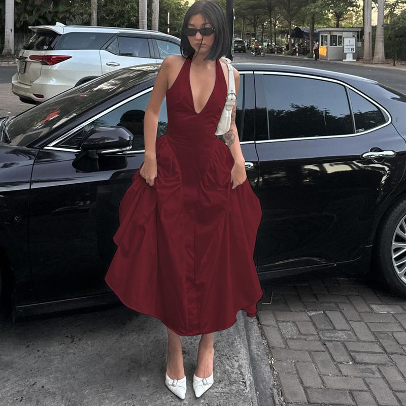 Summer new women's dress is casual, elegant, solid color, sleeveless V-neck, halter and big skirt. Long dress is suitable for party holiday dinner.