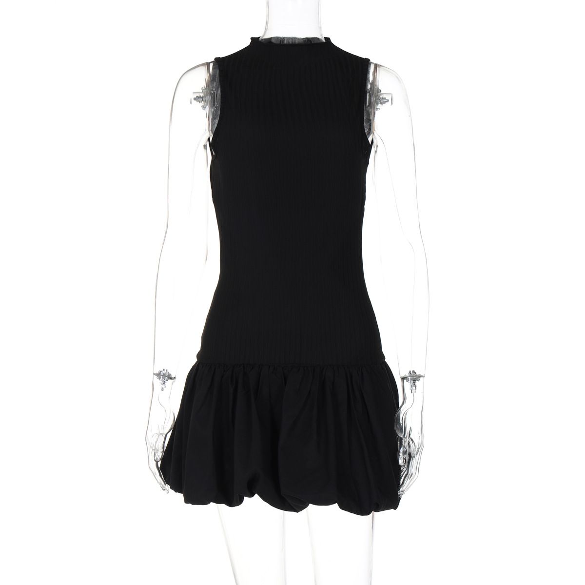 New women's dresses in summer are fashionable, casual, solid color, sleeveless back, hollowed-out stitching and pleating, and slim short dresses are suitable for daily casual street wear at parties.