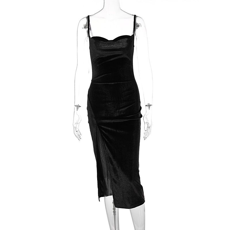 New summer fashion in 2025. A stylish, casual, elegant and sexy form-fitting halter dress with a slit, suitable for parties on the street and evening banquets, in a medium to long length.