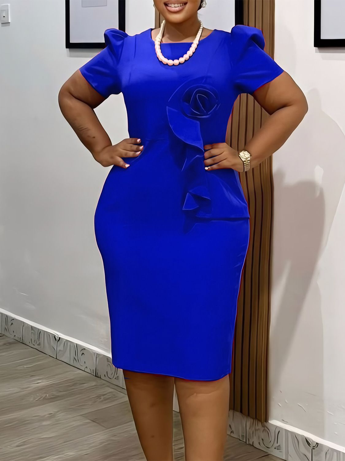 New fashionable and elegant body-hugging pencil-style dress with ruffles, in solid color and short sleeves in 2025