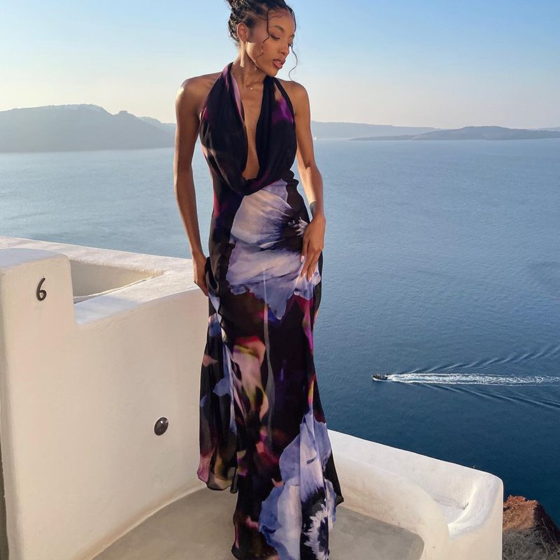 New summer 2025 style printed long formal dress, fashionable, elegant and sexy with a draped collar, backless halter neck, suitable for parties, evening banquets and as an outfit for guests.