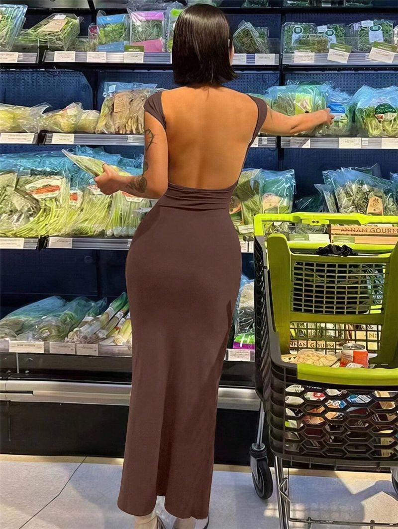 New women's dresses in summer are fashionable, elegant, solid color, short sleeves, round neck, backless and slim. Long dresses are suitable for everyday casual dinners.